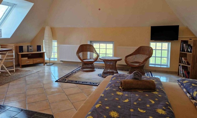 Stadland Apartment | Ferienwohnungen Achterstadt - Ferienwohnung Heuboden