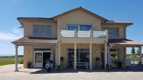 Ringsheim Apartment | Ferienwohnungen Durgut