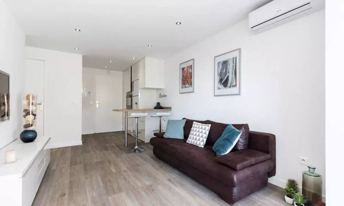Cannes La Bocca Apartment | Ferienwohnungen für 4 Personen