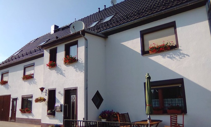 Lichtenhain Apartment | Ferienwohnungen Felsenblick and garden view in Saxon Switzerland - quiet