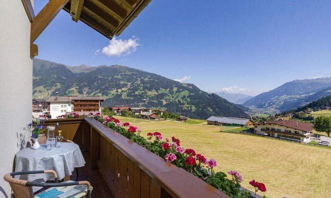 Hainzenberg House | Ferienwohnungen Rieser