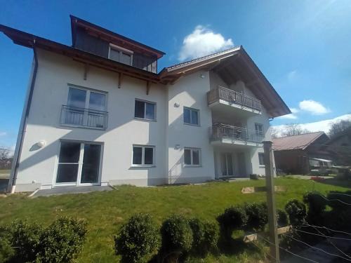 Waggershausen Apartment | Ferienwohnungen Weishaupt