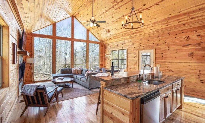 McArthur Cabin | Fern Woods A Modern Take on Hocking Hills Cabins