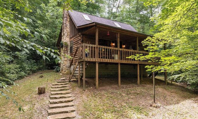 Rockbridge Cabin | Fernwood Cabin, nestled in the woods of Hocking Hills. Your home away from home!