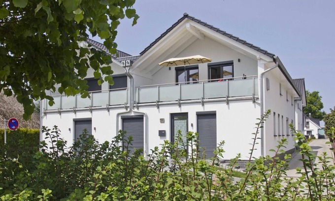 Breege Apartment | FeWo Helligdom - modern vacation apartment with balcony and sea view - Holiday apartment