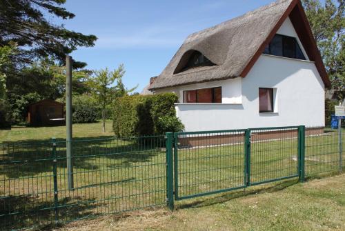 Dierhagen Ost Apartment | "Fewo-Ulla-02" Ferienwohnung im OG
