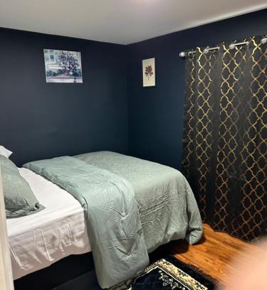 Irvington House | Fidelia Beryl Room, Queen Bed Minutes from Newark Liberty International Airport and Newark Penn Station