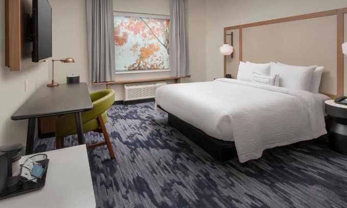 Florida City House | Fido-friendly Accommodation with Complimentary Breakfast! Parking, Pool Onsite!