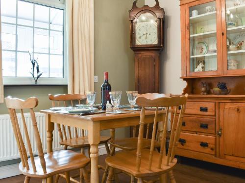 Hinderwell House | Field House
