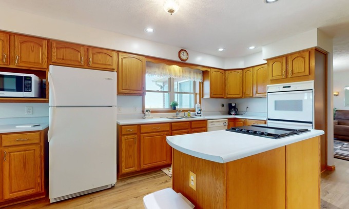 Town of Milo House | Field-surrounded home near Seneca Lake with firepit and W/D - dog-friendly
