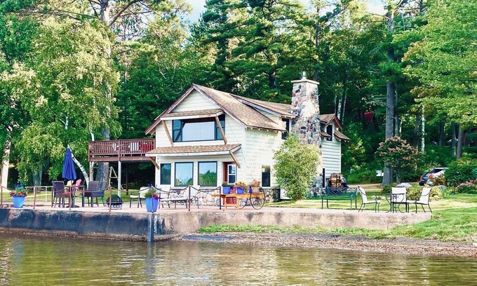 Boulder Junction Cabin | Fiesta on the Lake - The Lounge on Trout Lake