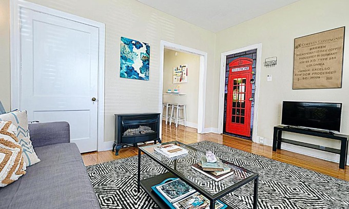 Lower Greenville Apartment | FIFA Ready 1920s Urban Charm, Lower-Greenville Ave Area