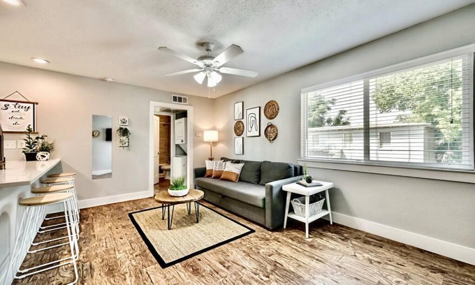 Old East Dallas Apartment | FIFA Ready Lovely Dallas Flat Near Downtown