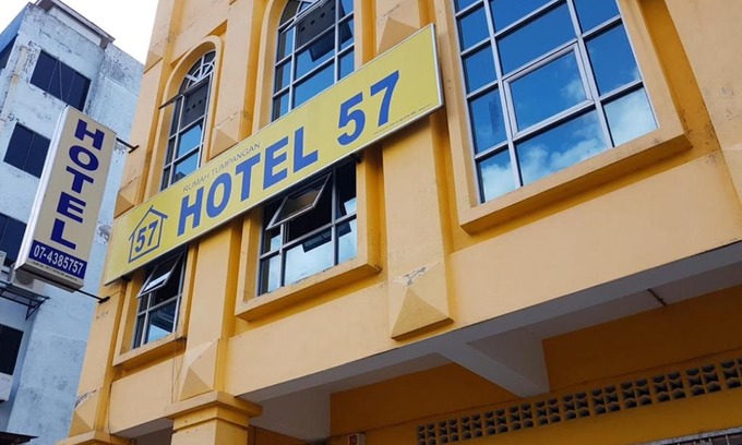 Pegawai Hotel | Fifty Seven Inn
