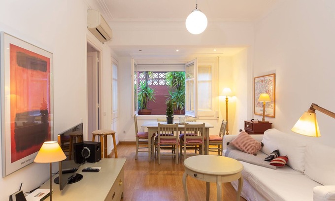 La Nova Esquerra de l'Eixample Apartment | Filmoteca Sarria 1- wifi, quiet, bright & comfi