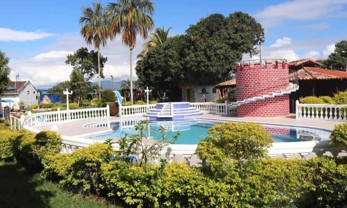 Guadalajara de Buga House | Finca Campestre a 15 Minutos Buga La Basílica "Villa María"