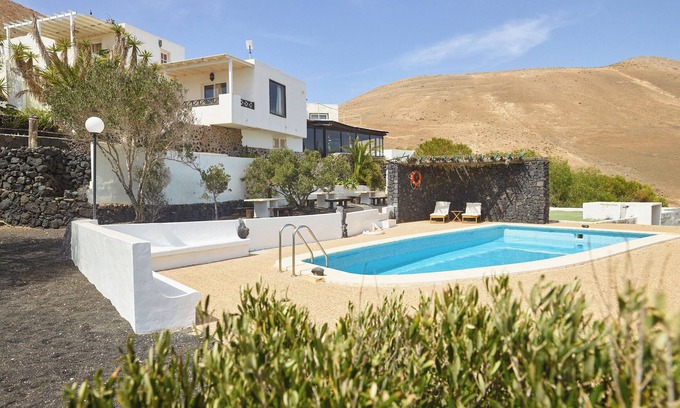 Yaiza House | 'Finca La Calerita C' with Sea View