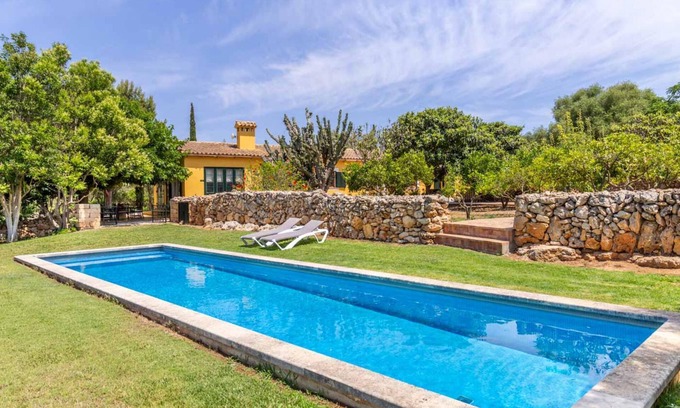 Manacor House | Finca near Porto Cristo, 3 bedrooms; 3 bathrooms, 1 toilet, pool 4 x 12, lawns