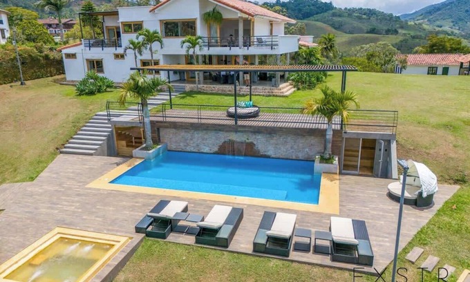 Calima House | Finca San Antonio - Stunning Luxury by Lago Calima