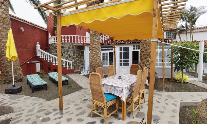 La Mancha House | 'Finca Tropical Icod' with Sea Views, Private Terrace and Wi-Fi
