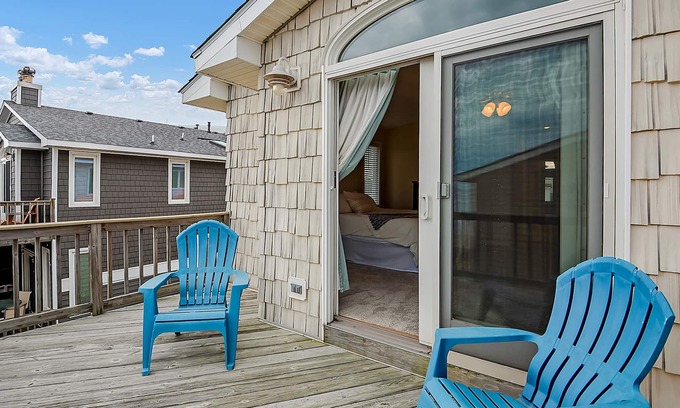 Norfolk - Virginia Beach House | Find Sea-Renity in Central Chic's Beach Location - Ocean views await!
