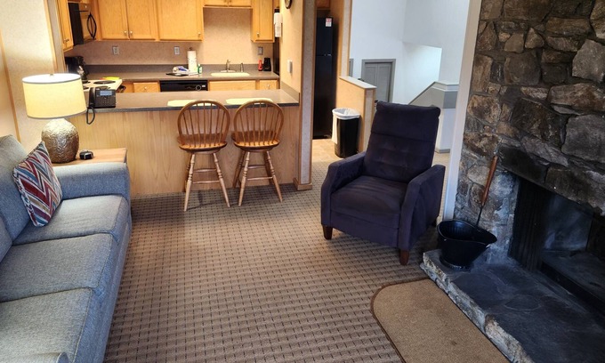 Lake Lure House | Find your fairway views or mountain-backed tee boxes at Rumbling Bald in NC!!