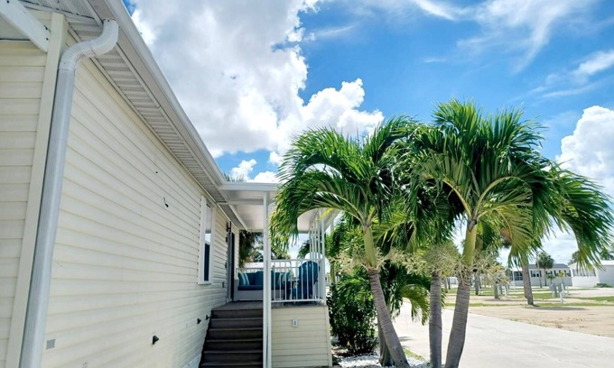 Fort Myers Beach House | Find your perfect home in Fort Myers - Affordable, comfortable & ready for you