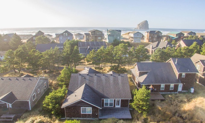 Oregon Coast House | Fine Recline #137 - new darling perfect rental in Pacific City