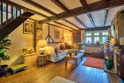 Dormansland House | Finest Retreats - Bracken