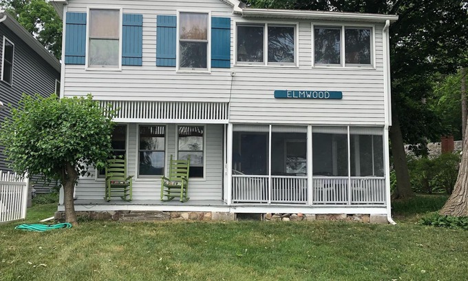 Town of Milo Cottage | Finger Lakes Keuka Lake Vacation Home 50' off water, 100' Level Beach Frontage