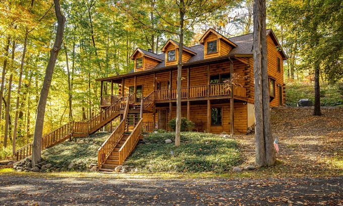 Pulteney Cabin | Finger Lakes Lodge overlooking Keuka Lake with 1st floor master bed & bath!
