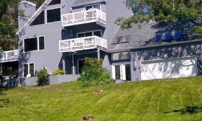 Canandaigua House | Finger Lakes Wine Country Lake View Ski Loft Lake Home In Bristol Harbour Resort