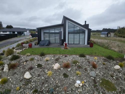 Te Anau House | Fiordlands Finest