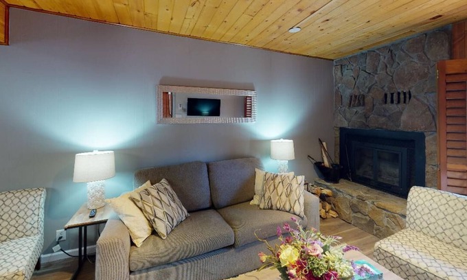 Angel Fire Condo | Fireplace | WiFi | Close to Lifts | Windchimes 212