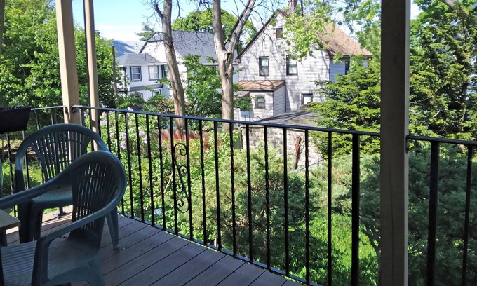 Medford Apartment | First floor convenience. Close to public transportation and stores