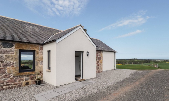 Nairn House | FIRTHVIEW, family friendly, with a garden in Auldearn