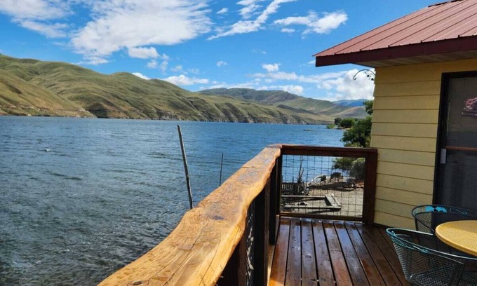 Huntington House | Fish/Hunt on the Snake River - Property Sold - SEE New VRBO Link In Description
