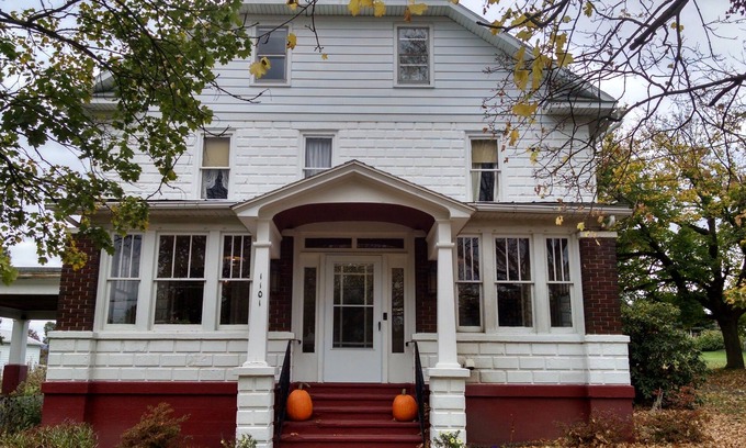 Numidia House | Fish & Loaves Bed And Breakfast And Christian Center
