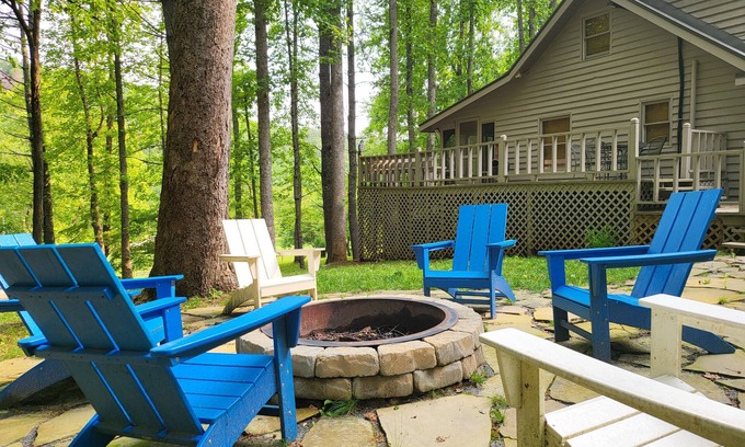 Suches Cabin | Fish Toccoa River & Hike w Dog @ Toccoa Currents - King - Firepit - Office
