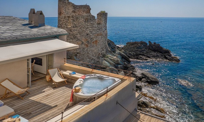 Erbalunga House | Fisherman's cottage in Cap Corse with direct access to the sea