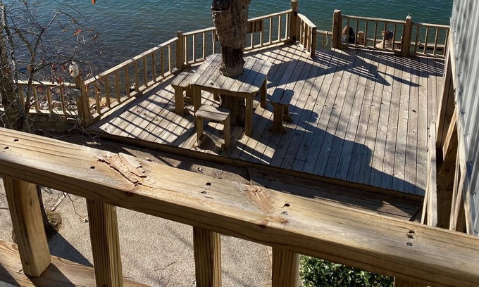 Lobelville House | Fisherman's River Hideaway - Private Dock & Sunsets!