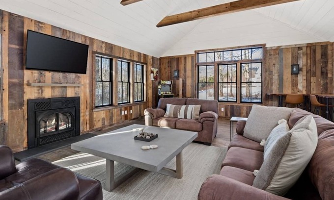 Stowe Area House | Five mins to Stowe Mountain, gorgeous new getaway