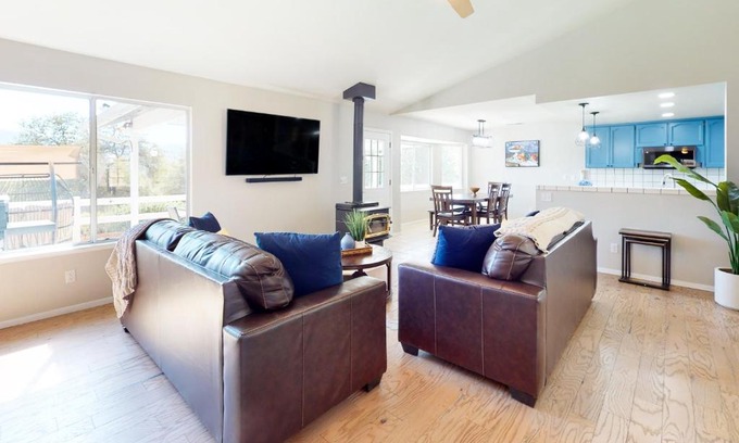 Oakhurst House | Five Oaks Circle Ranch