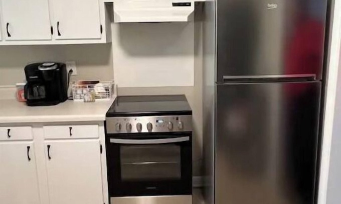 Athens Condo | Five Points neighbor. Located 1.4 from UGA stadium.