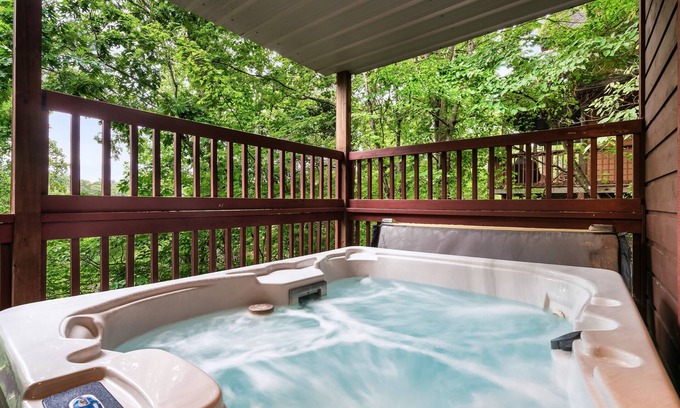 Pigeon Forge Cabin | Five-Star Cabin, Beautifully Decorated, Located Near the Parkway, No Steep Roads