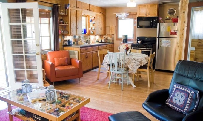 Pinehurst Cabin | Fivespot Cabin, an art and nature lover's retreat