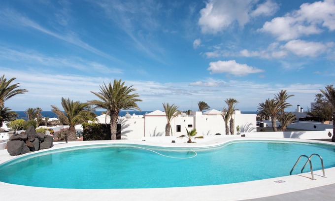 Lanzarote Apartment | Fkk-apartment in Villa Blanca, 4 mit Schwimmbad und Zwei Schlafzimmer