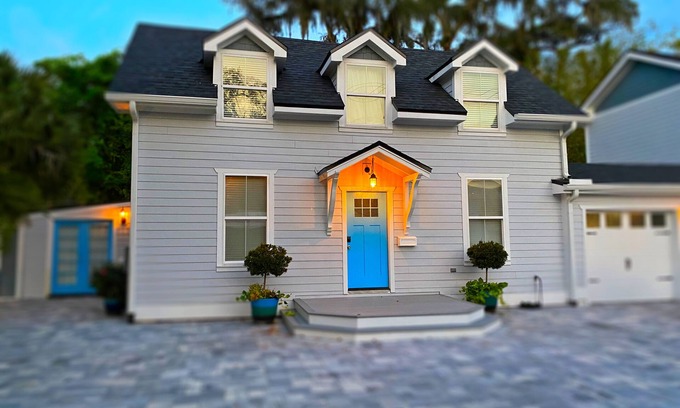 Downtown Historic District Cottage | Flagler Cottage: In Historic Downtown : Includes off-street parking for 2 Cars.