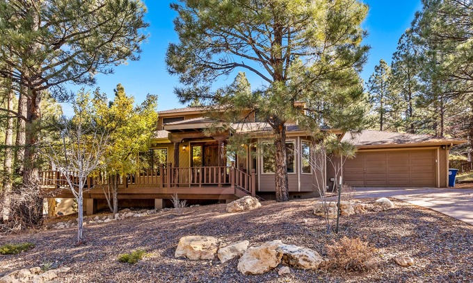 Flagstaff Cabin | Flagstaff Fall Colors | Oct. | Large Home