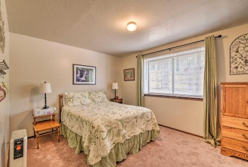 Flagstaff House | Flagstaff Home with Back Deck - 5 Mi to Downtown